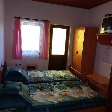 Zsuzsa Apartman Apartment Poroszlo Luaran gambar
